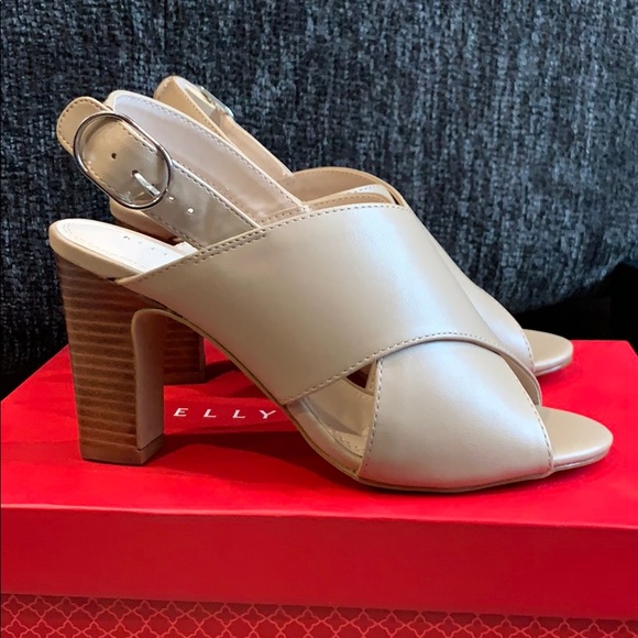 Nude Heels - Picture 3 of 4